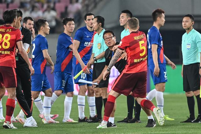 意甲-特奥造乌龙梅西亚斯破门 AC米兰2-0亚特兰大