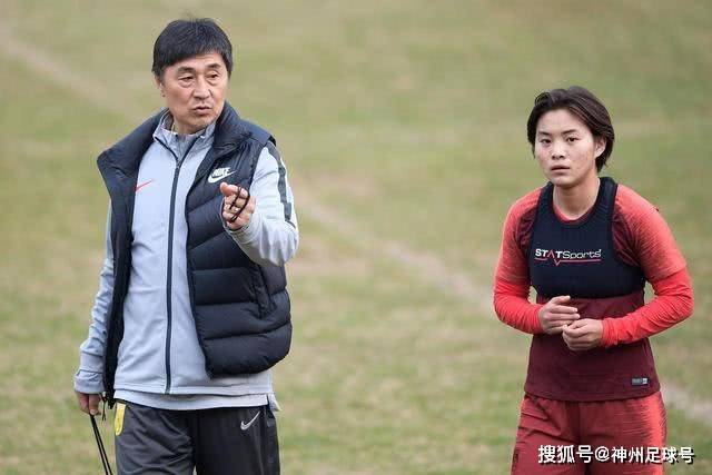点赞成人网红引争议，内马尔辩称：是误触，我从来不给女性点赞